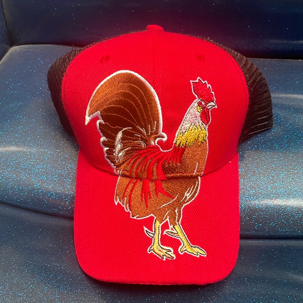 Embroidered rooster cap w adjustable back.